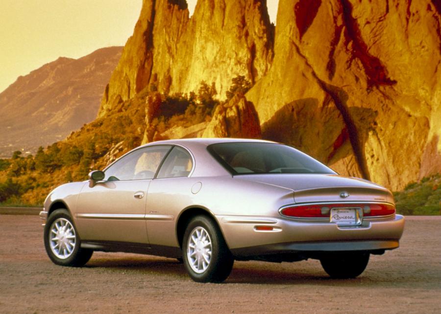  Buick Riviera (D07 GD2) 1995 года  (фото 15 из 23)
